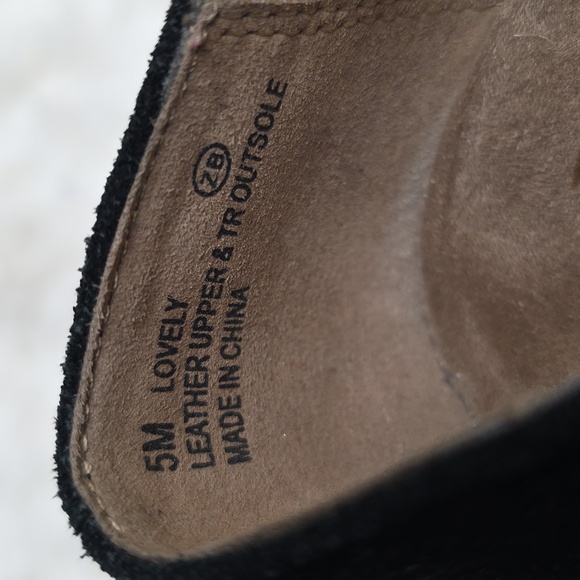 Aerosoles -Lovely- Suede Loafers. Size 5 - Picture 5 of 13